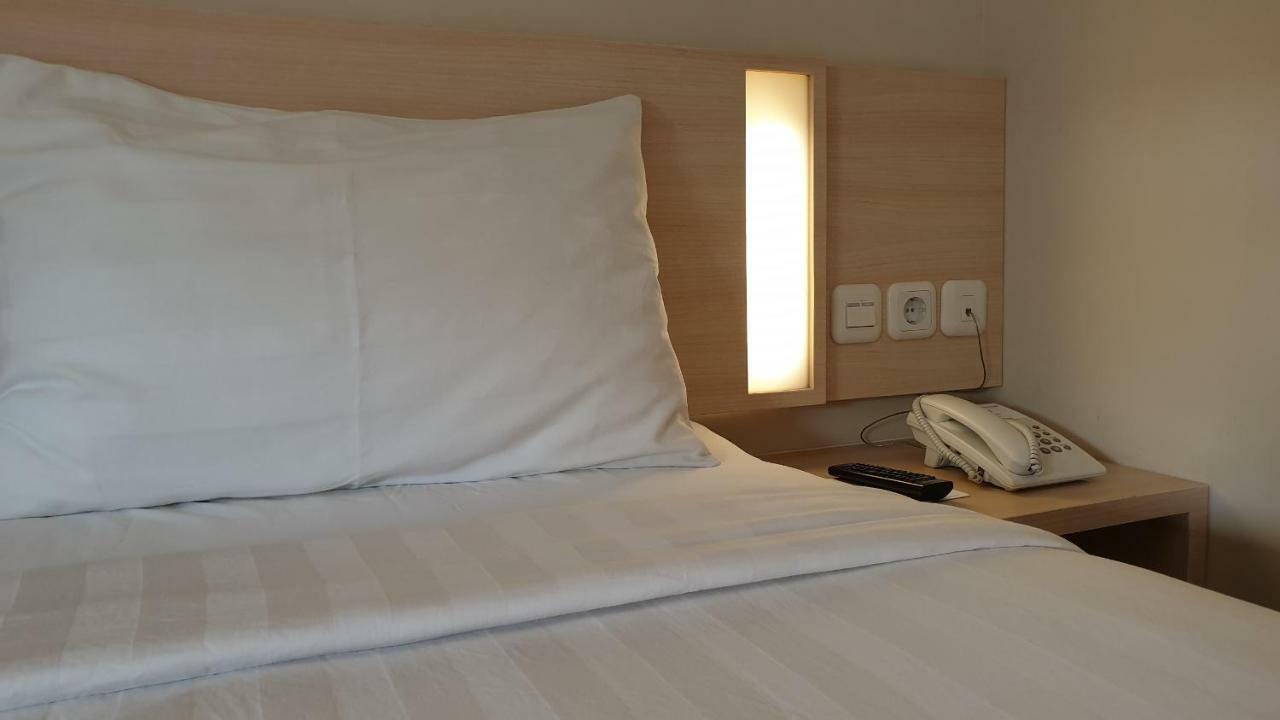 Biz Hotel City Center Ambon Zewnętrze zdjęcie